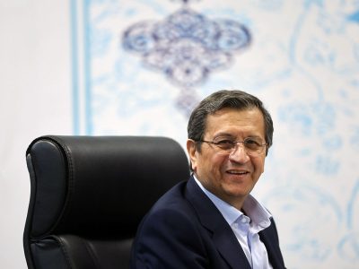 همتی: قدرت تامین ارز بانک مرکزی با آزادسازی منابع افزایش می‌یابد